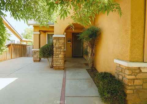15023 Henderson Adelanto CA 92301