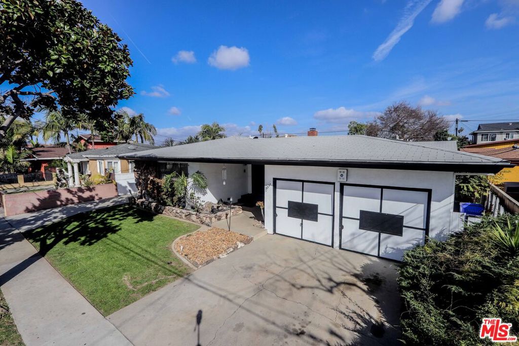 3337 W 111th Place