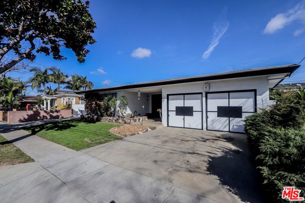 3337 W 111th Place