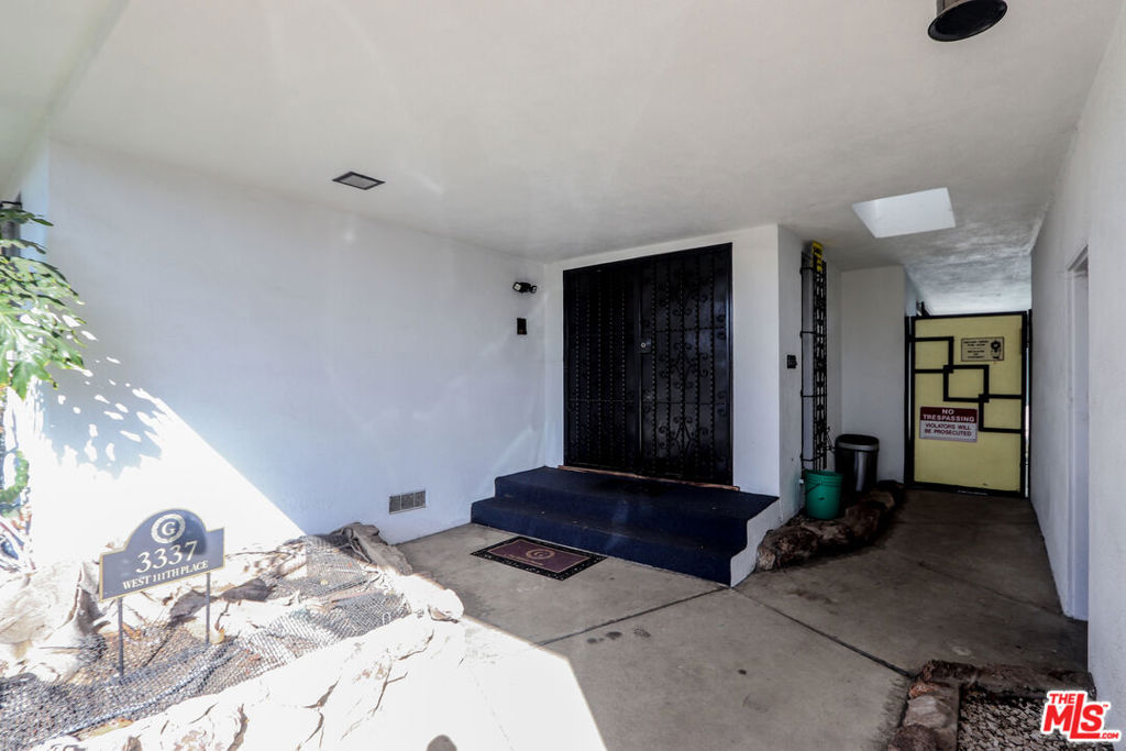 3337 W 111th Place
