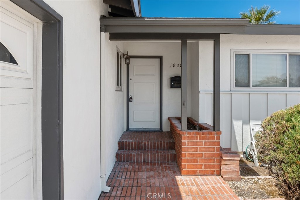 1828 Oakshire Court