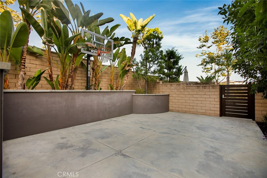 Sea Summit - Residential