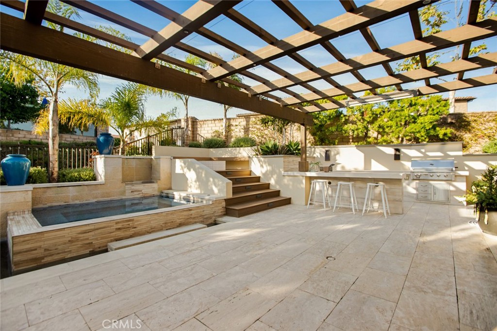 Sea Summit - Residential