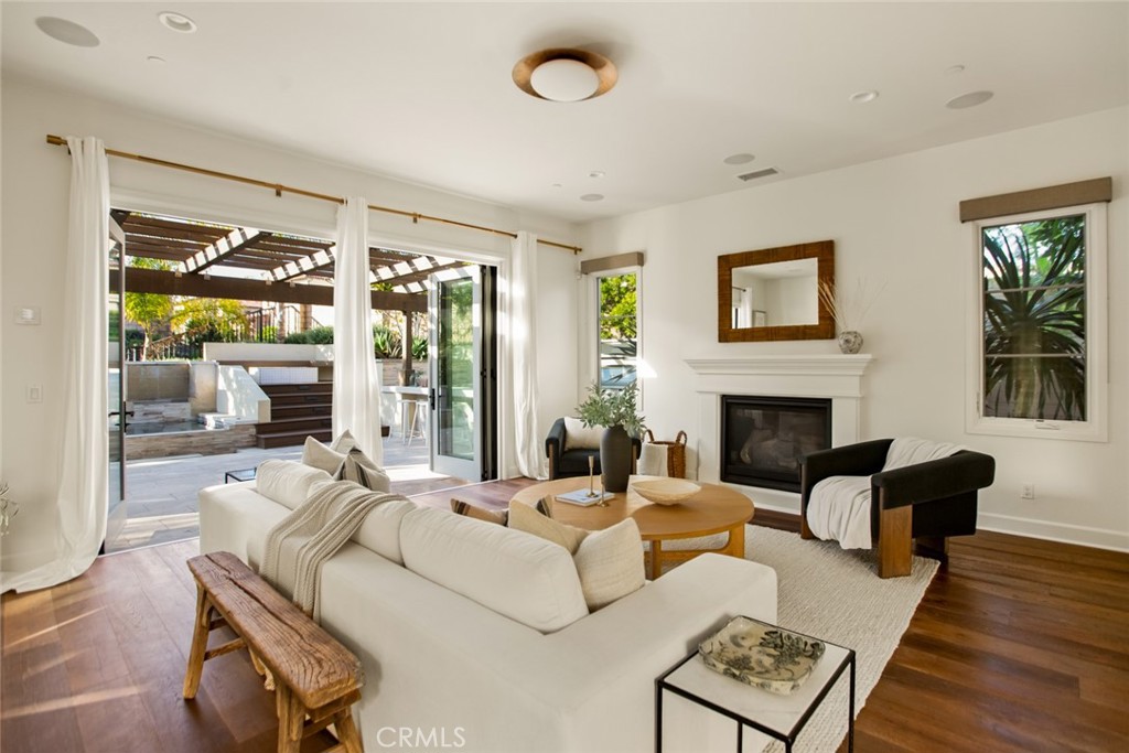 Sea Summit - Residential