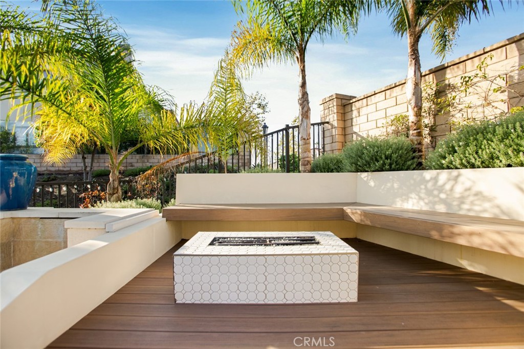Sea Summit - Residential