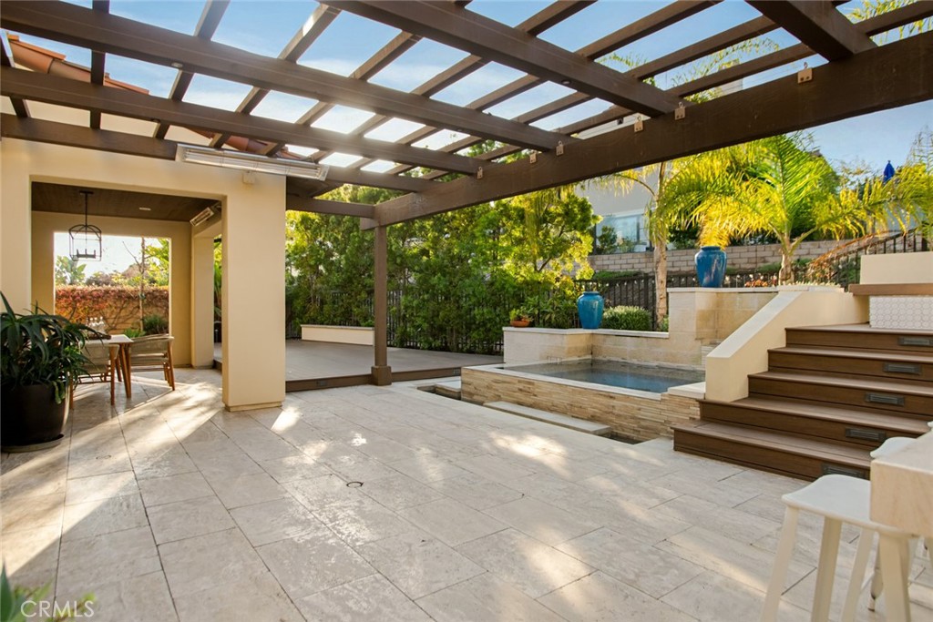 Sea Summit - Residential