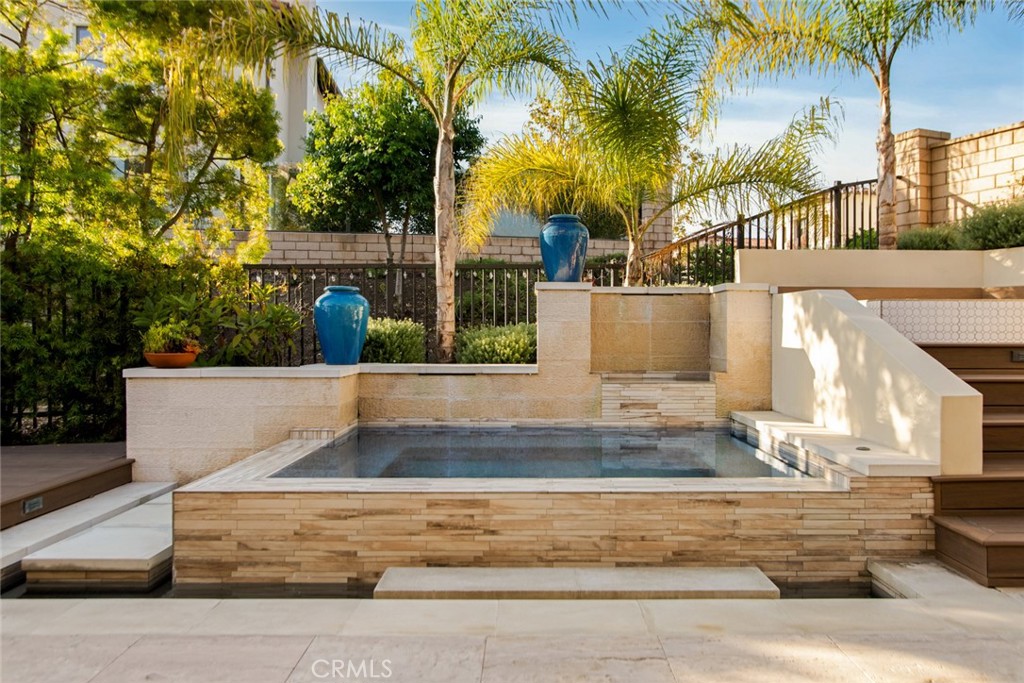 Sea Summit - Residential