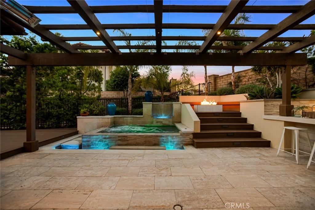 Sea Summit - Residential