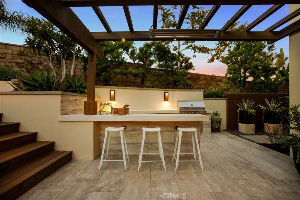 Sea Summit - Residential