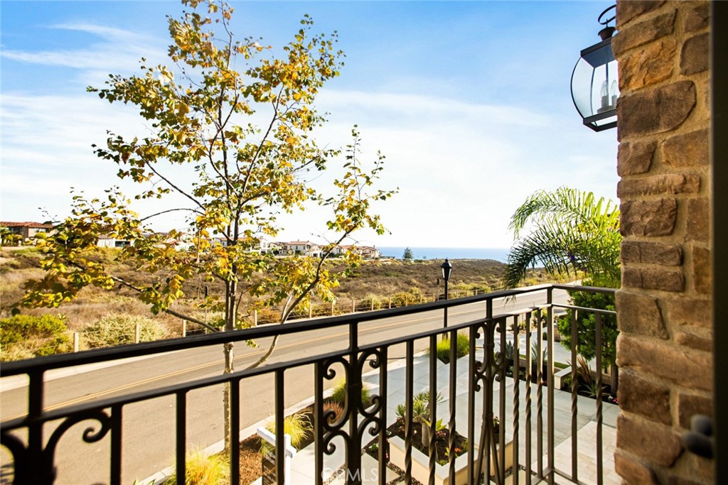 Sea Summit - Residential