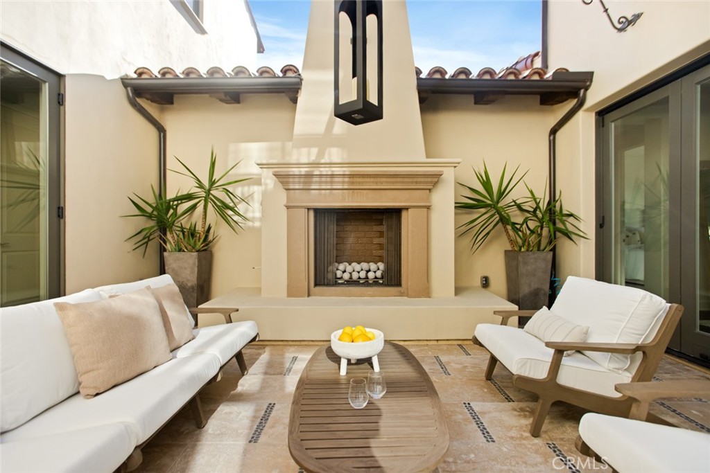 Sea Summit - Residential