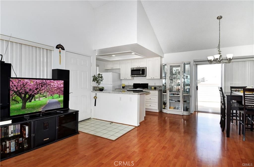 10411 Garden Grove 36