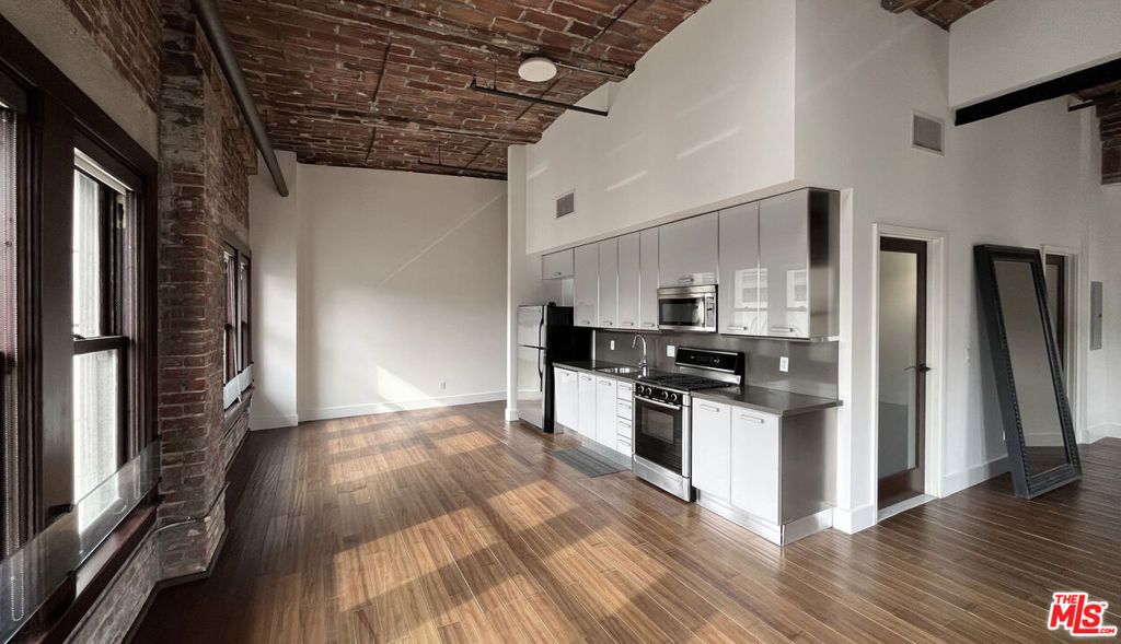 Photo of 460 S Spring Street #1211, Los Angeles, CA 90013 (MLS # 26645625)