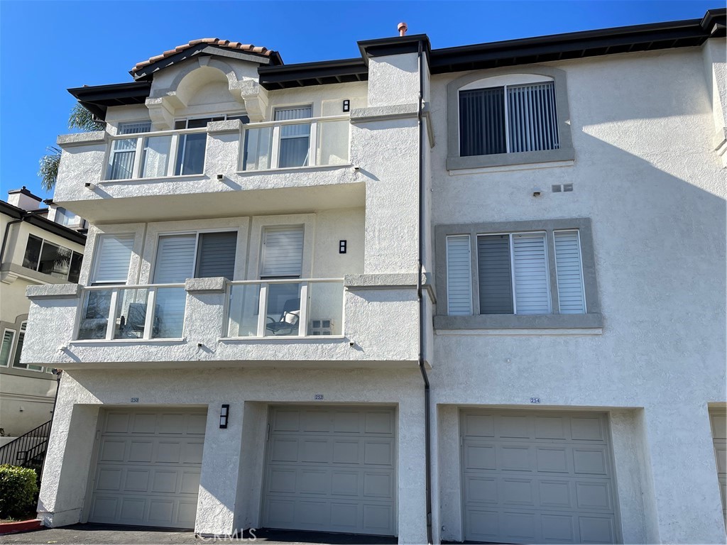 30902 Clubhouse Dr 18E