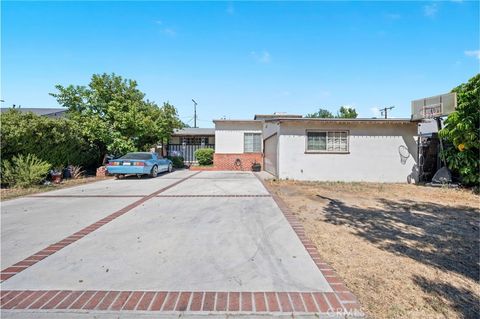 Photo of 9168 Vena Avenue, Arleta, CA 91331 (MLS # SR26036349)