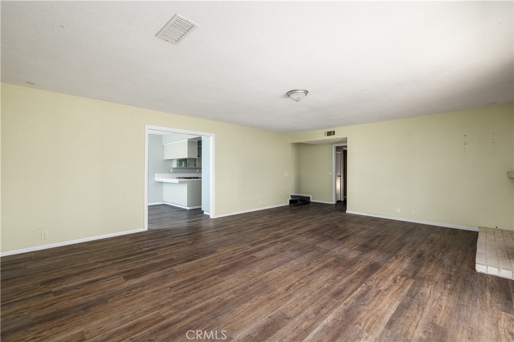 1685 S Belle