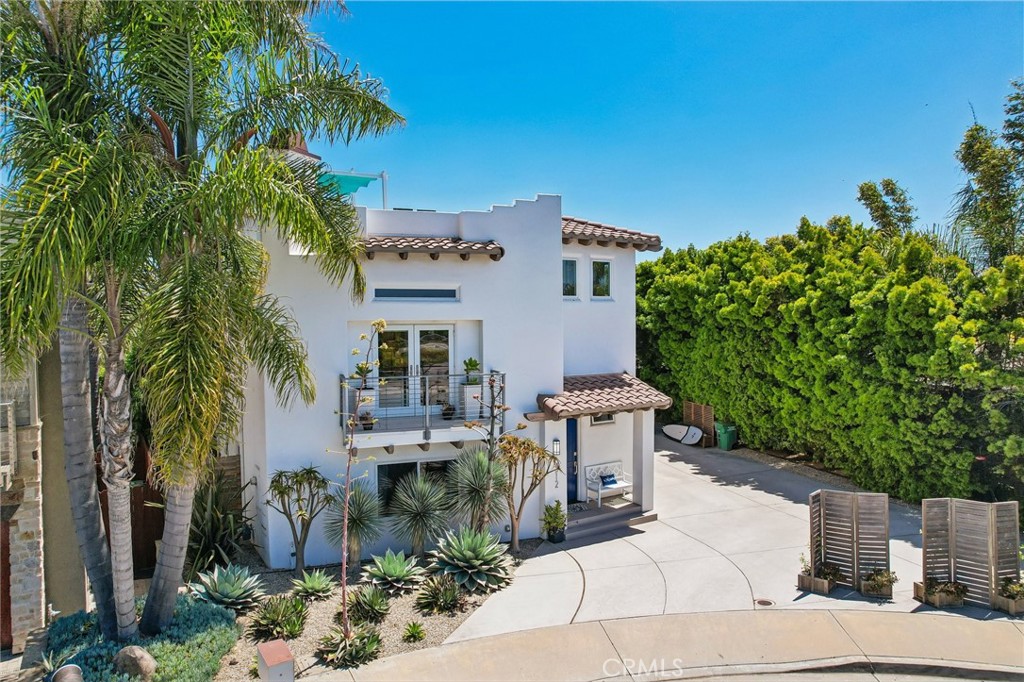 6512 Surfside Lane