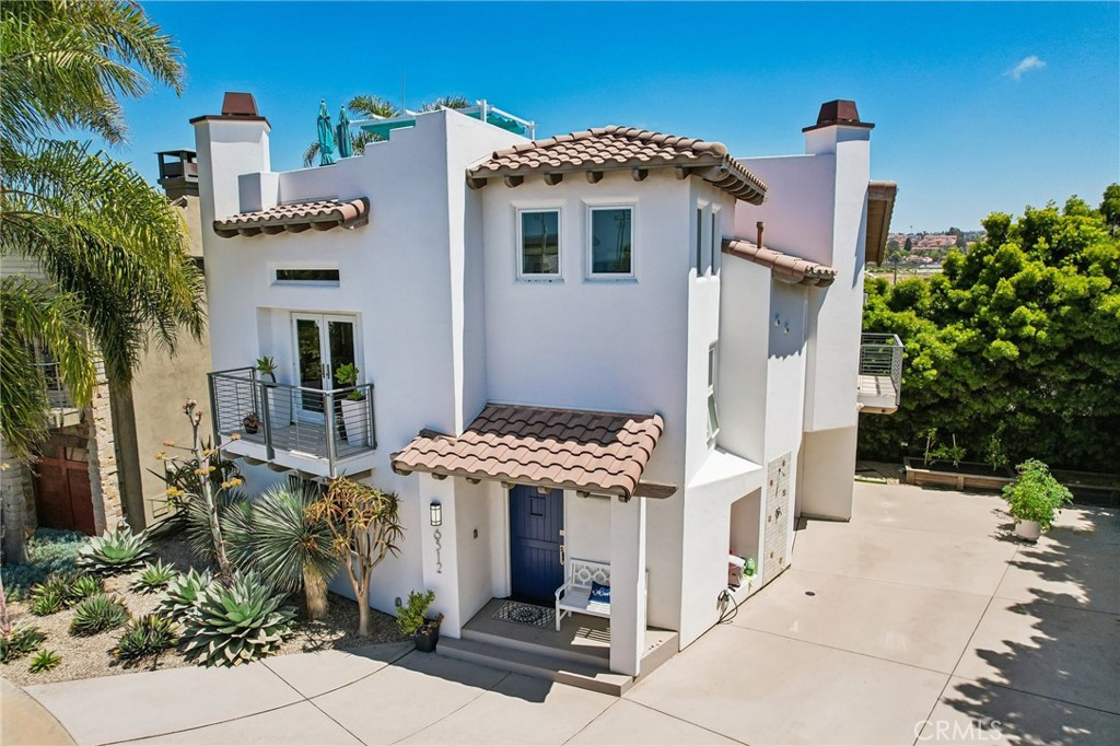 6512 Surfside Lane