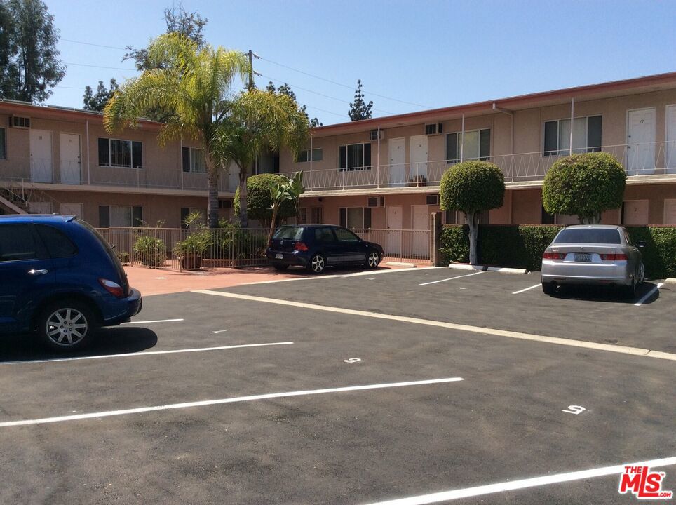 Properties 1 10926 Hortense Street