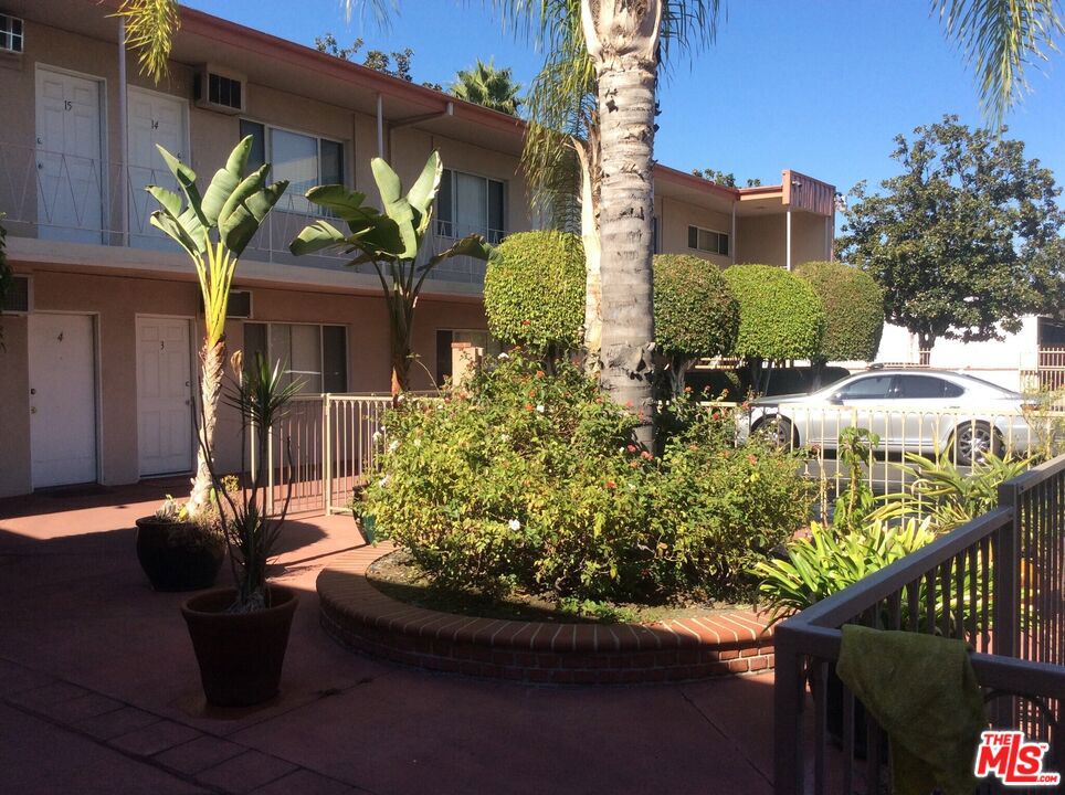 Properties 3 10926 Hortense Street