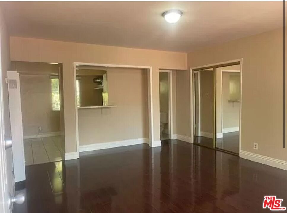 Properties 4 10926 Hortense Street