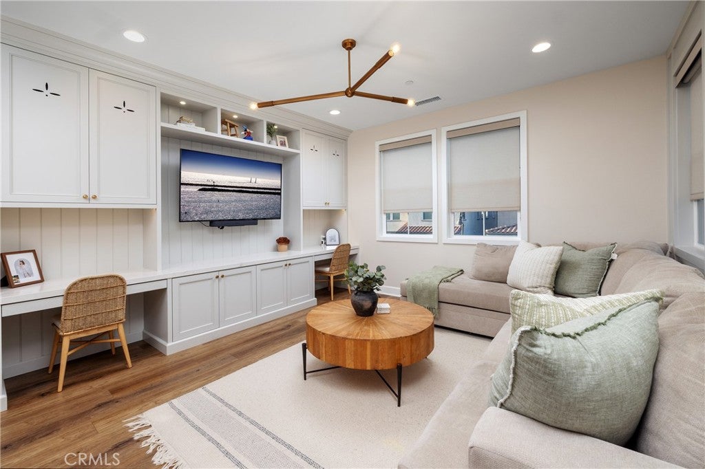 Properties 2 1249 E Providence Loop