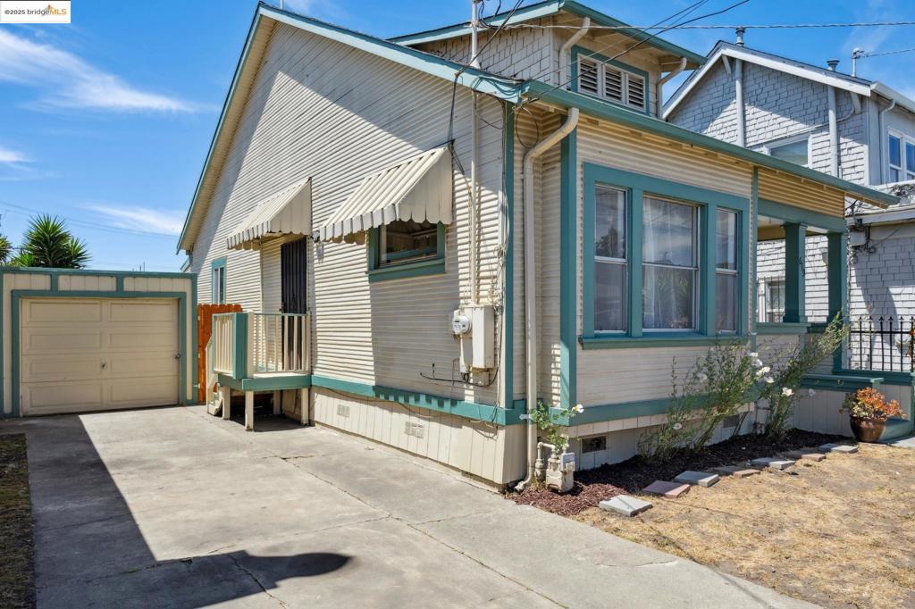 Properties 4 619 11th St.