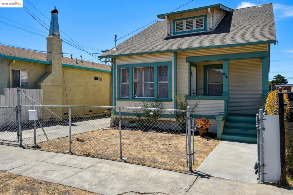 Properties 1 619 11th St.