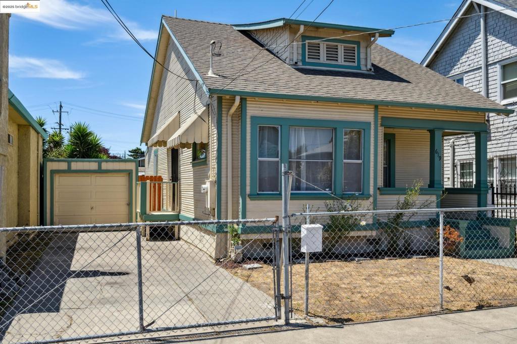 Properties 2 619 11th St.