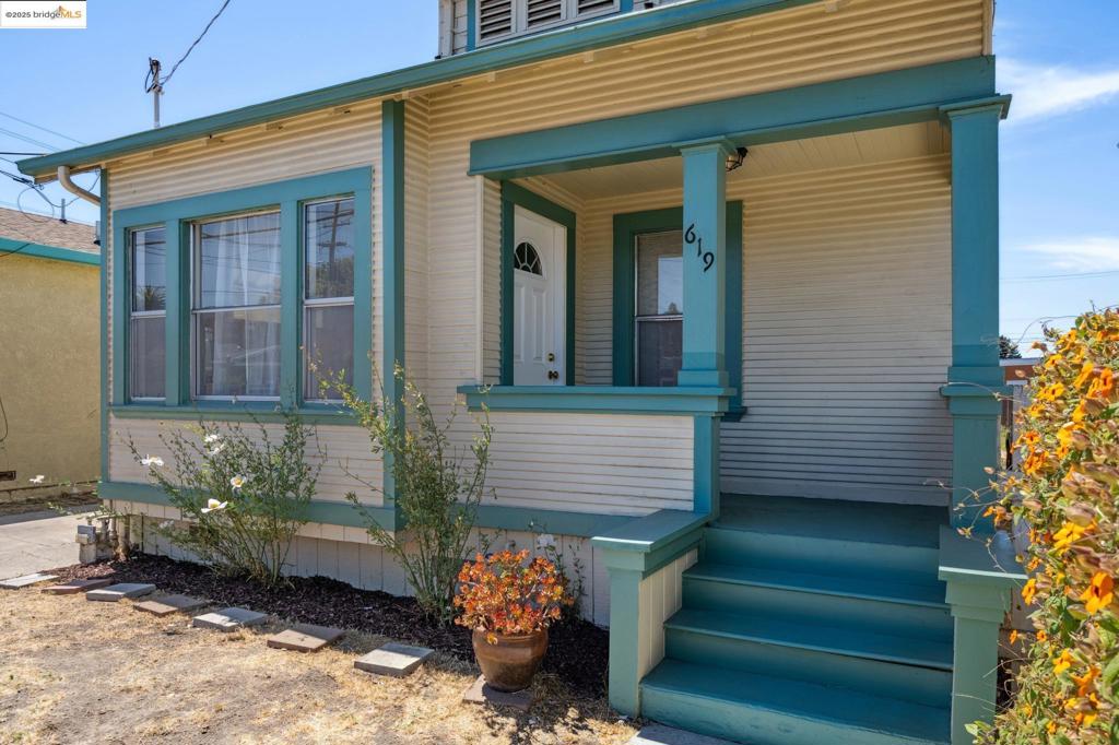 Properties 3 619 11th St.
