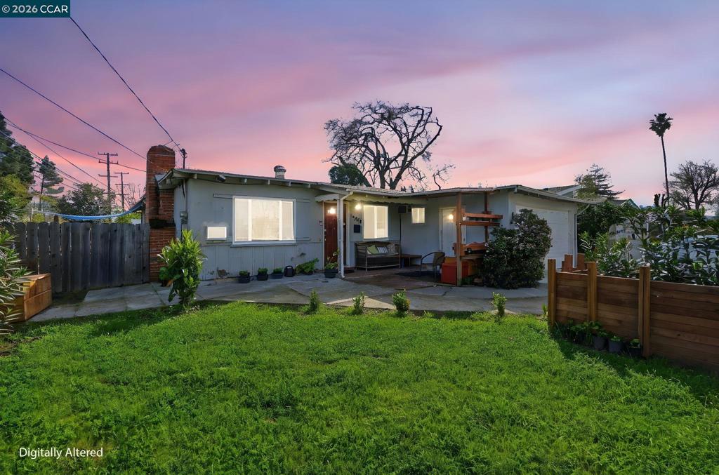 1990 Sunshine Dr