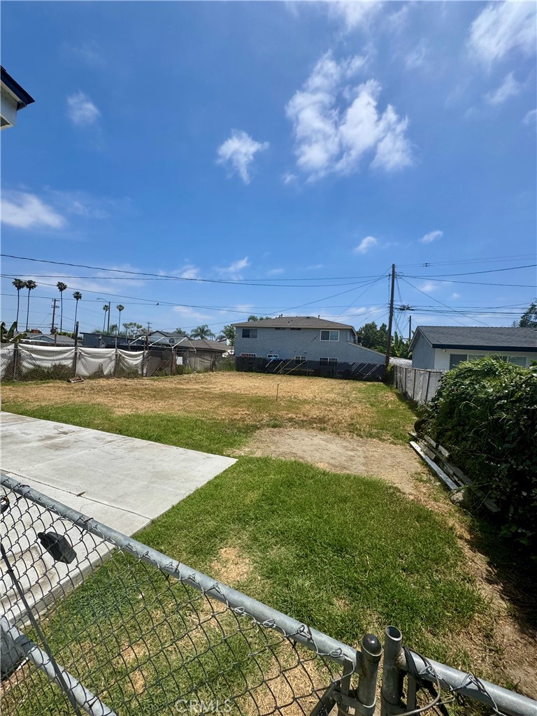 5046 Pacific Avenue