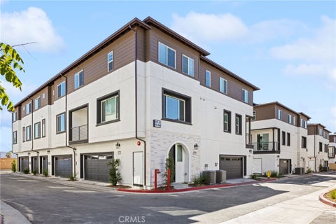Photo of 9542 Hannah Way, Riverside, CA 92503 (MLS # IV26228098)