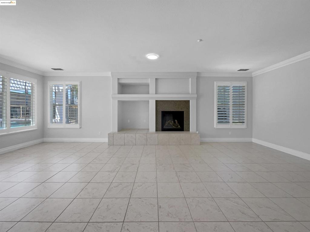 1127 Santa Margherita Way