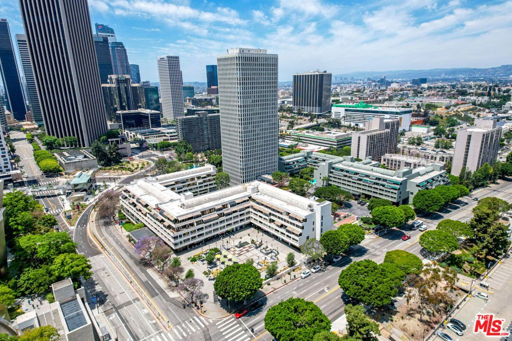 Photo of 121 S Hope Street #431, Los Angeles, CA 90012 (MLS # 26664069)