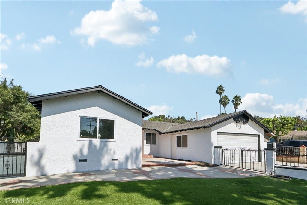 Photo of 15631 Harvest Street, Granada Hills, CA 91344 (MLS # CV25197719)