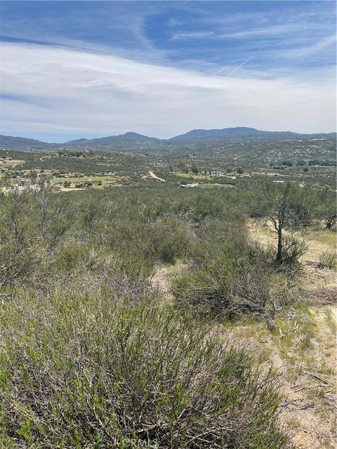 Photo of 55 Madera Drive, Hemet, CA 92544 (MLS # SW25252157)