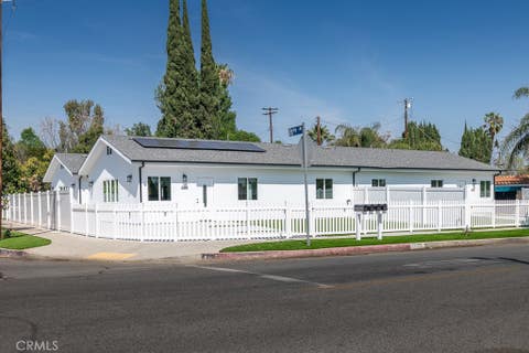 Photo of 19453 Strathern Street, Reseda, CA 91335 (MLS # SR26063953)