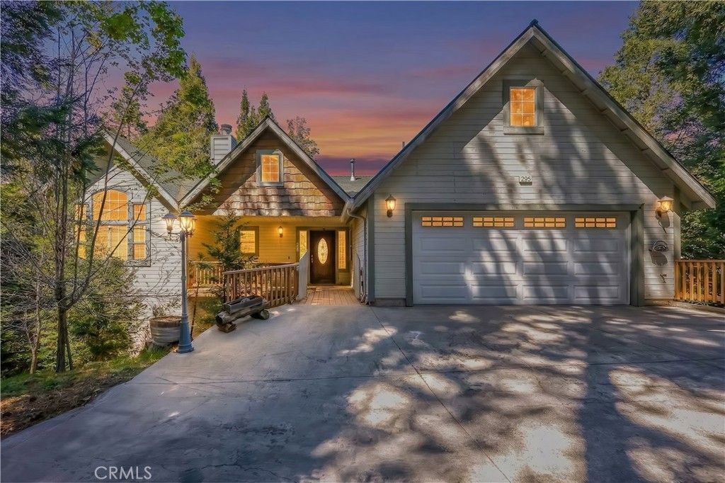 Photo of 295 Fairway Drive, Lake Arrowhead, CA 92352 (MLS # IV26074268)