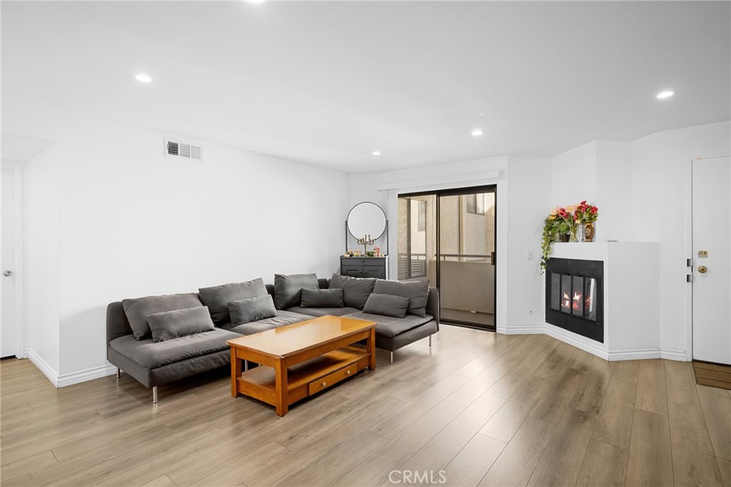 13825 beaver street 35