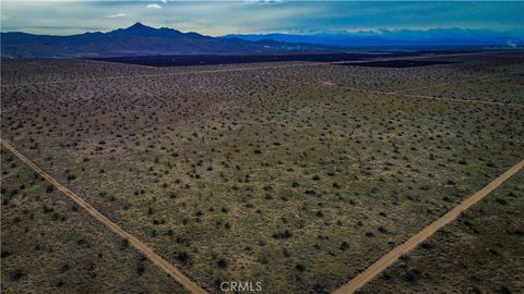 Photo of 749 Torosa/Topaz Road, Adelanto, CA 92301 (MLS # HD25268721)