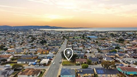Photo of 1809 Vallejo Street, Seaside, CA 93955 (MLS # ML82037760)