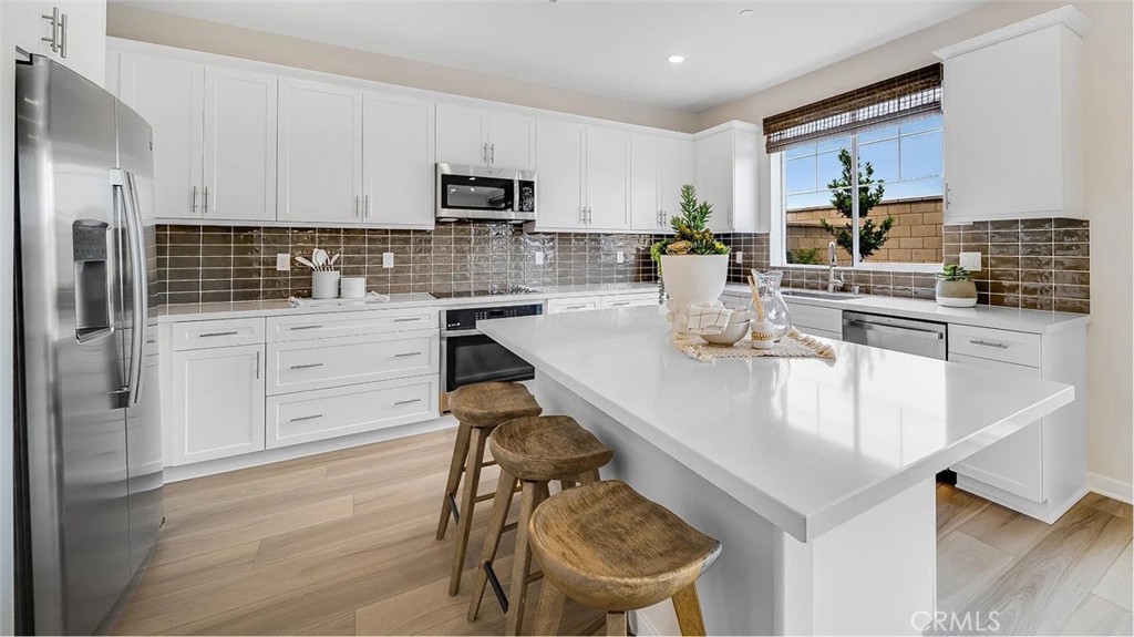 3282 Floral Paseo
