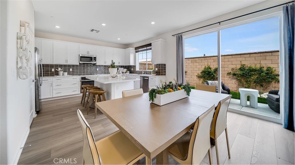 3282 Floral Paseo