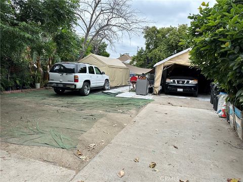 1737 E Gage Los Angeles CA 90001