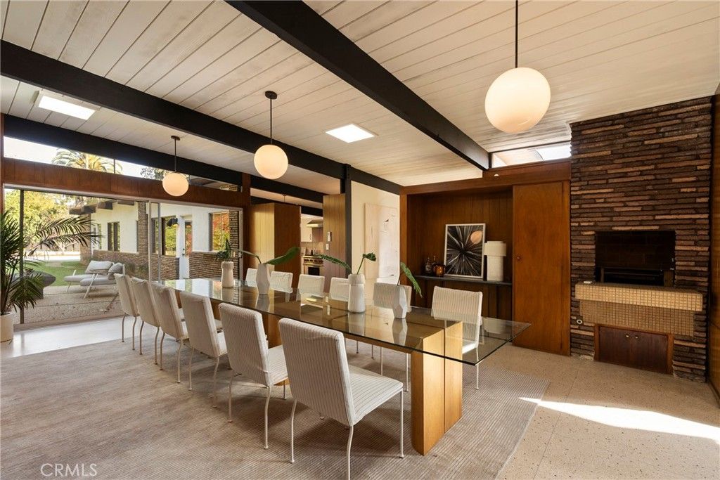 Photo of 1816 N Stanley Avenue, Los Angeles, CA 90046 (MLS # SR25200487)