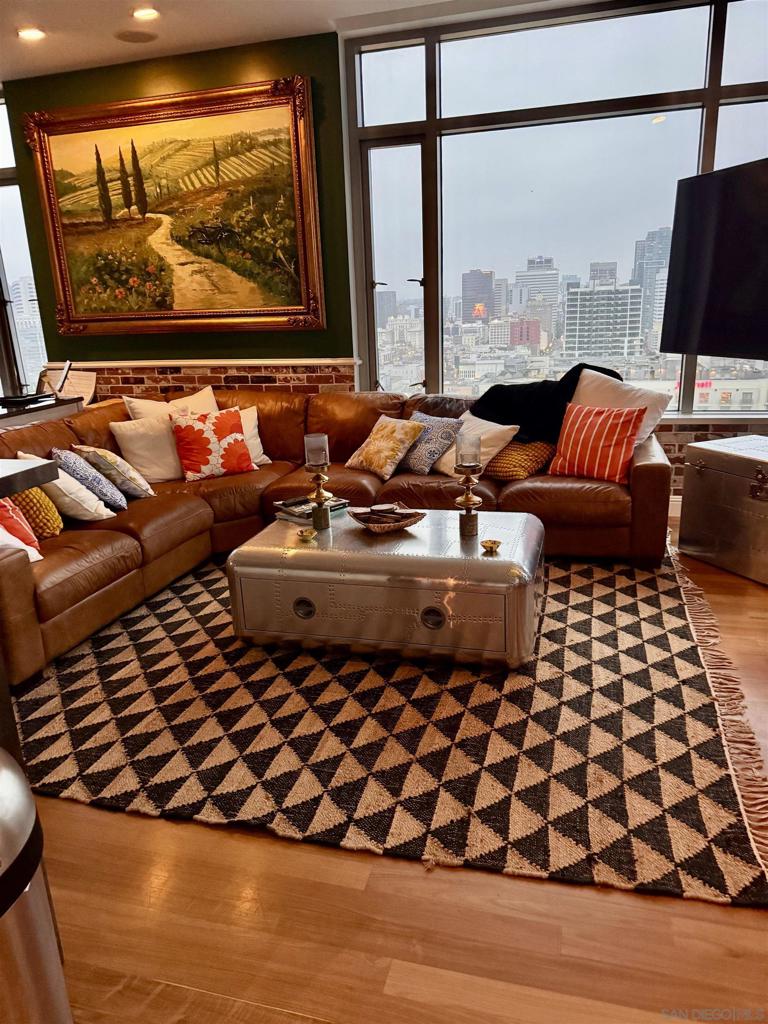 165 6Th Ave 2501