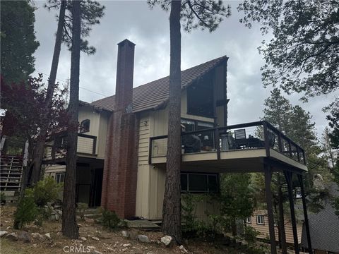Photo of 686 Grass Valley RD, Lake Arrowhead, CA 92352 (MLS # IG26115468)