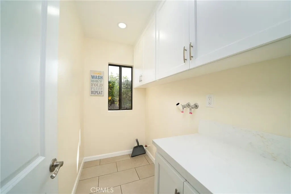 Downey, California 90242, United States, 3 Bedrooms Bedrooms, ,2 BathroomsBathrooms,Residential,Active,174893