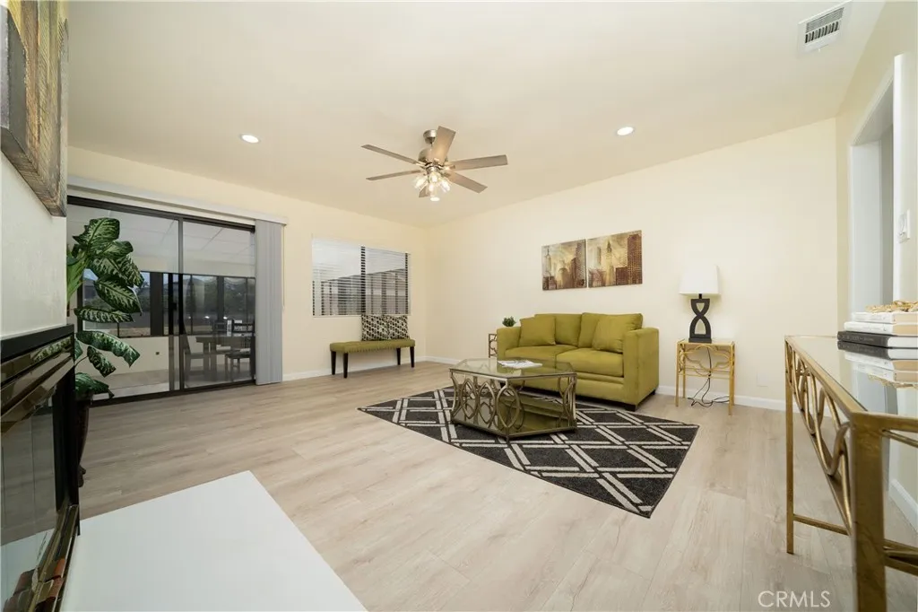 Downey, California 90242, United States, 3 Bedrooms Bedrooms, ,2 BathroomsBathrooms,Residential,Active,174893